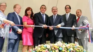 Danilo Medina encabeza inauguración de 80 nuevos consultorios Clínica Cruz Jiminián