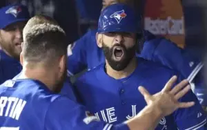 Dominicano José Bautista sigue encendido y alcanzó los 300 jonrones