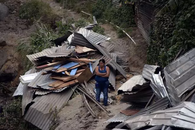 Sube a 30 la cifra de muertos por alud en Guatemala