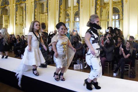 Un Desfile Para Personas De Baja Estatura Promueve Otra Belleza En Paris El Dia