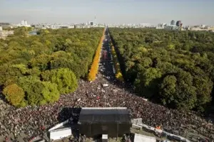 Al menos 150, 000 personas protestan en Berlín contra el TTIP con EE. UU