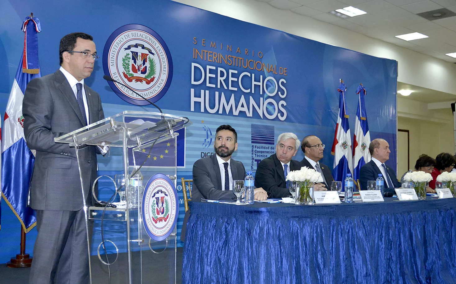 Canciller Navarro apertura seminario interinstitucional de derechos humanos