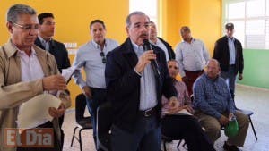 Presidente Medina ofrece financiamiento a pescadores de Azua