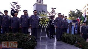 Policía deposita ofrenda floral con motivo del Día de su patrón San Judas Tadeo