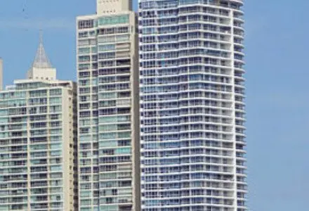 Desalojan dos rascacielos en Panamá por falsa amenaza de bomba