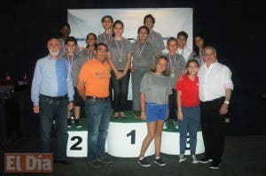 Mejía y Hernández ganan oro en torneo de boliche juvenil