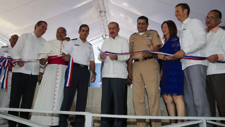 Danilo Medina entrega nuevo cuartel a Policía Turística de Sosúa, Puerto Plata