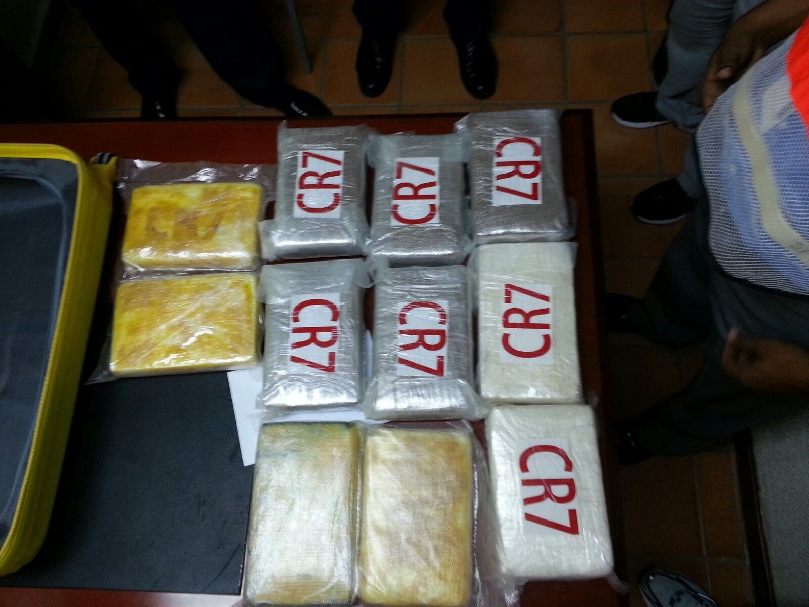 DNCD decomisa maleta con 11 paquetes de cocaína en Punta Cana con destino a Toronto