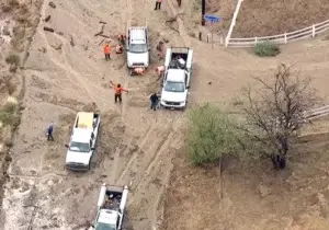 Autopista clave de California bloqueada por inundación