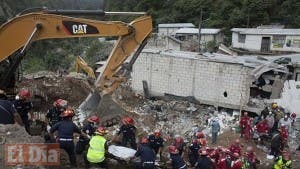 Reanudan labores de rescate en Guatemala y suben a 87 los muertos por derrumbes