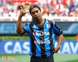 Ronaldinho cumple un mes en prisión en medio de crisis por Coronavirus