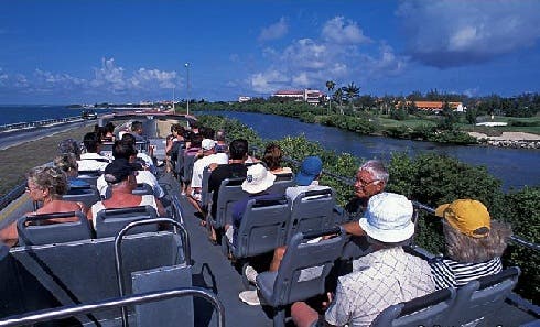 Cuba alcanza 2,6 millones de turistas extranjeros dos meses antes que en 2014