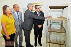 UASD inaugura laboratorio control de plagas