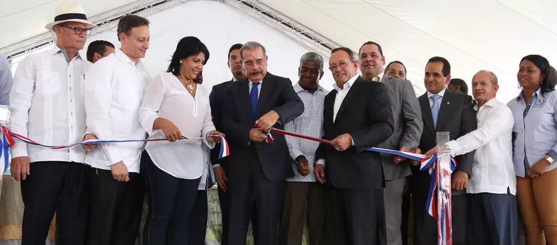 Danilo Medina encabeza apertura de Feria de la Piña, Cevicos 2015