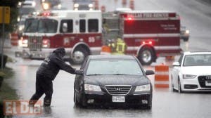 Múltiples inundaciones y alertas de tornado en Texas a la espera de Patricia