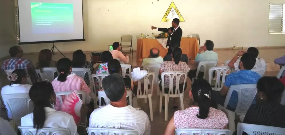 Salud Pública capacita 50 médicos en manejo clínico de dengue en Cotuí