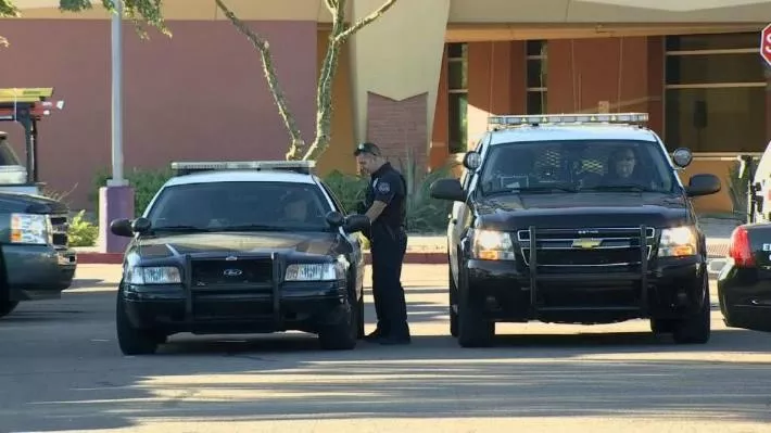 Mujer mata a su hijo de 5 años y se suicida en hospital de Arizona