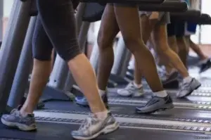 Cuanto más en forma están las piernas, mejor envejece el cerebro