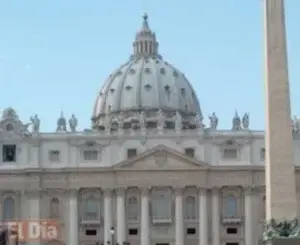 El Vaticano arresta a dos personas por filtración de documentos