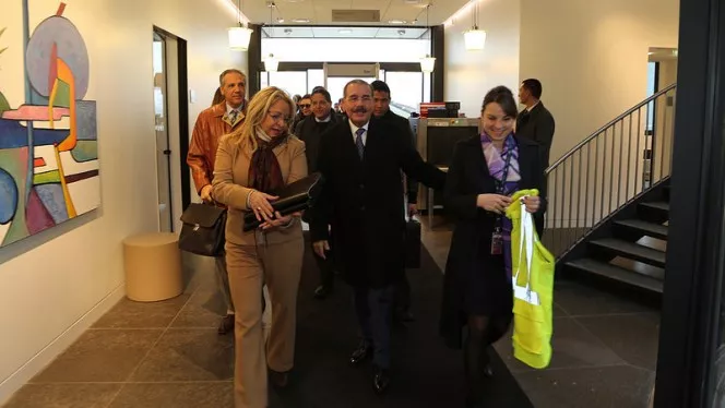 Danilo Medina llega a París para participar en cumbre cambio climático