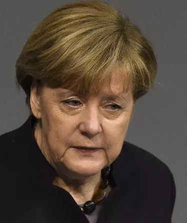 Merkel ante dos grandes crisis