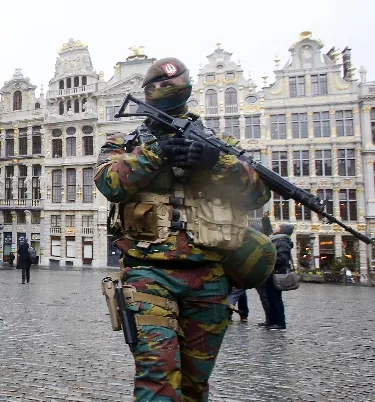 En Bruselas abren el metro y las escuelas