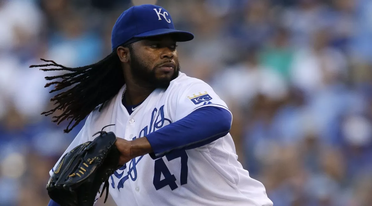 Cueto rechaza US$120 millones de Arizona