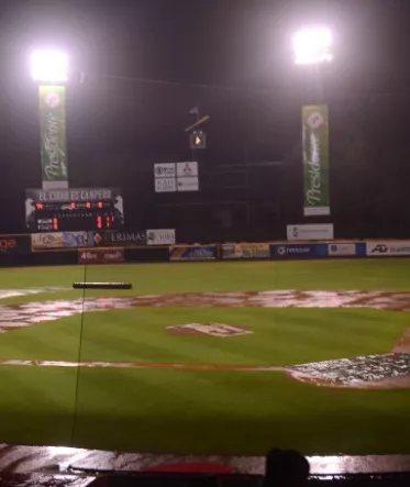 Suspenden por lluvia partido entre Gigantes y Escogido en San Francisco de Macorís