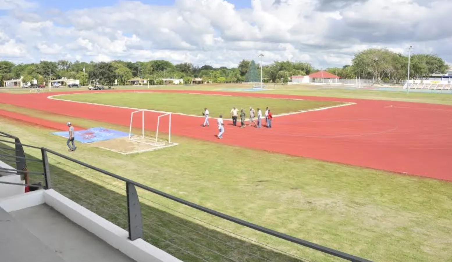 FAD da últimos toques   nueva pista  atletismo