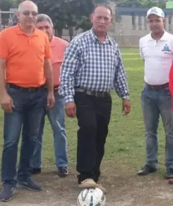 Veteranos triunfan en inicio fútbol Espaillat