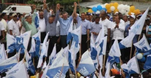 Luis Abinader en la juramentación del candidato a senador por San Pedro Néstor Rodríguez.