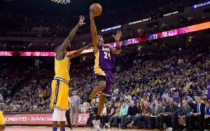 Byron Scott no reducirá minutos a Kobe Bryant