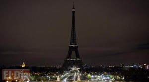 La Torre Eiffel apaga sus luces en señal de luto y cierra al público «hasta nuevo aviso»