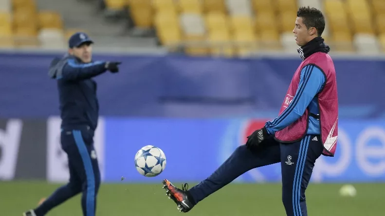 Cristiano Ronaldo participa en el entrenamiento colectivo del Real Madrid