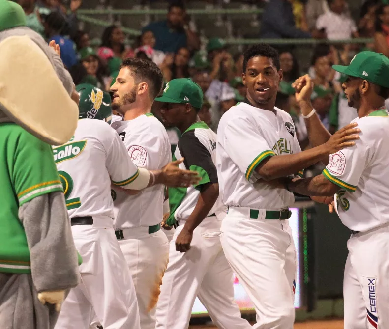 Estrellas se imponen a Gigantes del Cibao