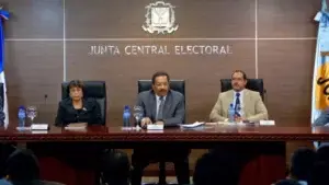 JCE continuará emitiendo cédulas, pero solo servirá como documento de identidad, no para votar