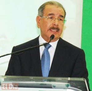 Danilo Medina es proclamado como candidato presidencial por la UDC