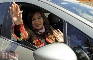 Denuncian a presidenta de Argentina por romper veda electoral