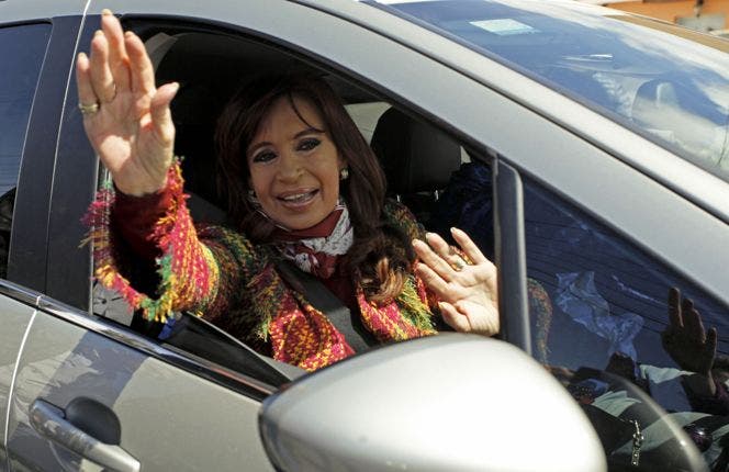 Denuncian a presidenta de Argentina por romper veda electoral