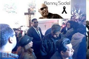 Dos familias en NY se disputan entierro merenguero dominicano Benny Sadel