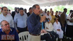 Danilo Medina defiende las visitas sorpresa en Monte Plata