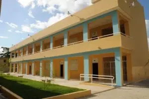 Presidente Medina inaugura escuela en Villa Altagracia