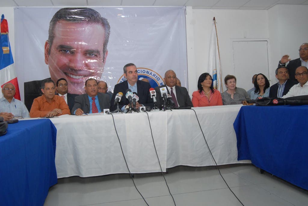 Abinader afirma popularidad de Danilo Medina sigue en picada por fracaso de su gestión