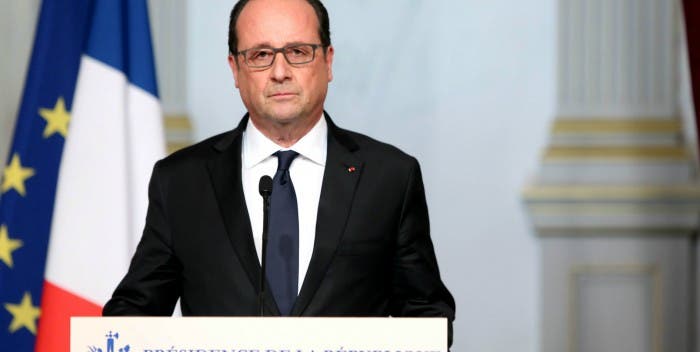 Francois Hollande declara estado de emergencia económica en Francia