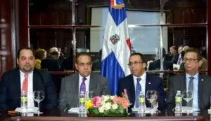 Canciller Navarro coordina con rectores establecer red de voluntarios para cumbres Celac y OEA