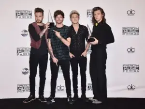 American Music Awards : One Direction triunfa, Dion honra a víctimas de París