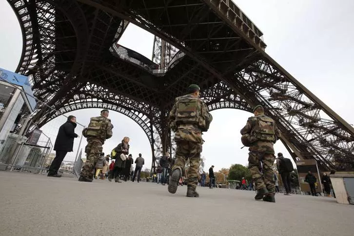 128 muertos y 250 heridos, 99 en estado crítico, en atentados de París