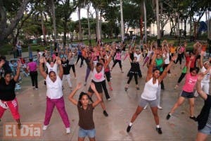 Creador de zumba la ve como un estímulo para gente que no hace ejercicio