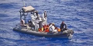 Mueren 14 migrantes al naufragar su barco frente a las costas de Turquía