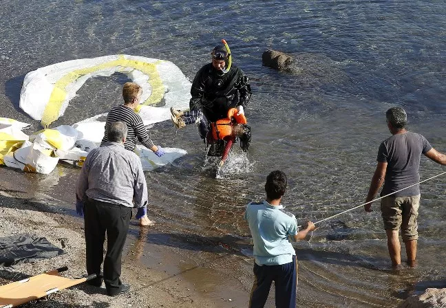 Mueren cinco personas en un naufragio ante costas de la isla griega de Lesbos